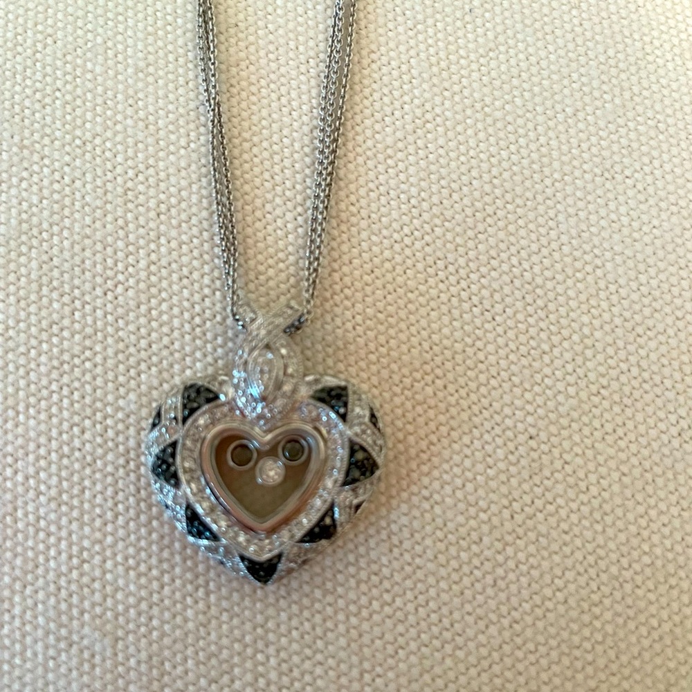 18k sold white gold heart pendant necklace